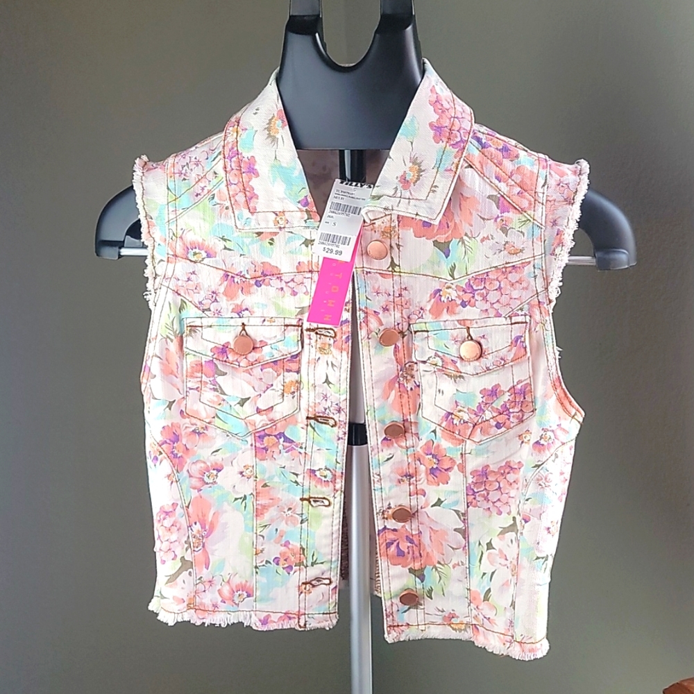 NEW Tinseltown floral denim vest!